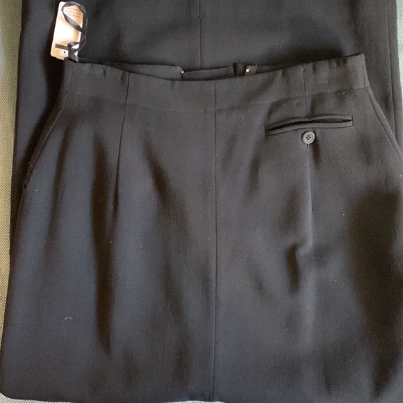 Classic wool skirt 36in long 19in wide - Picture 12 of 13